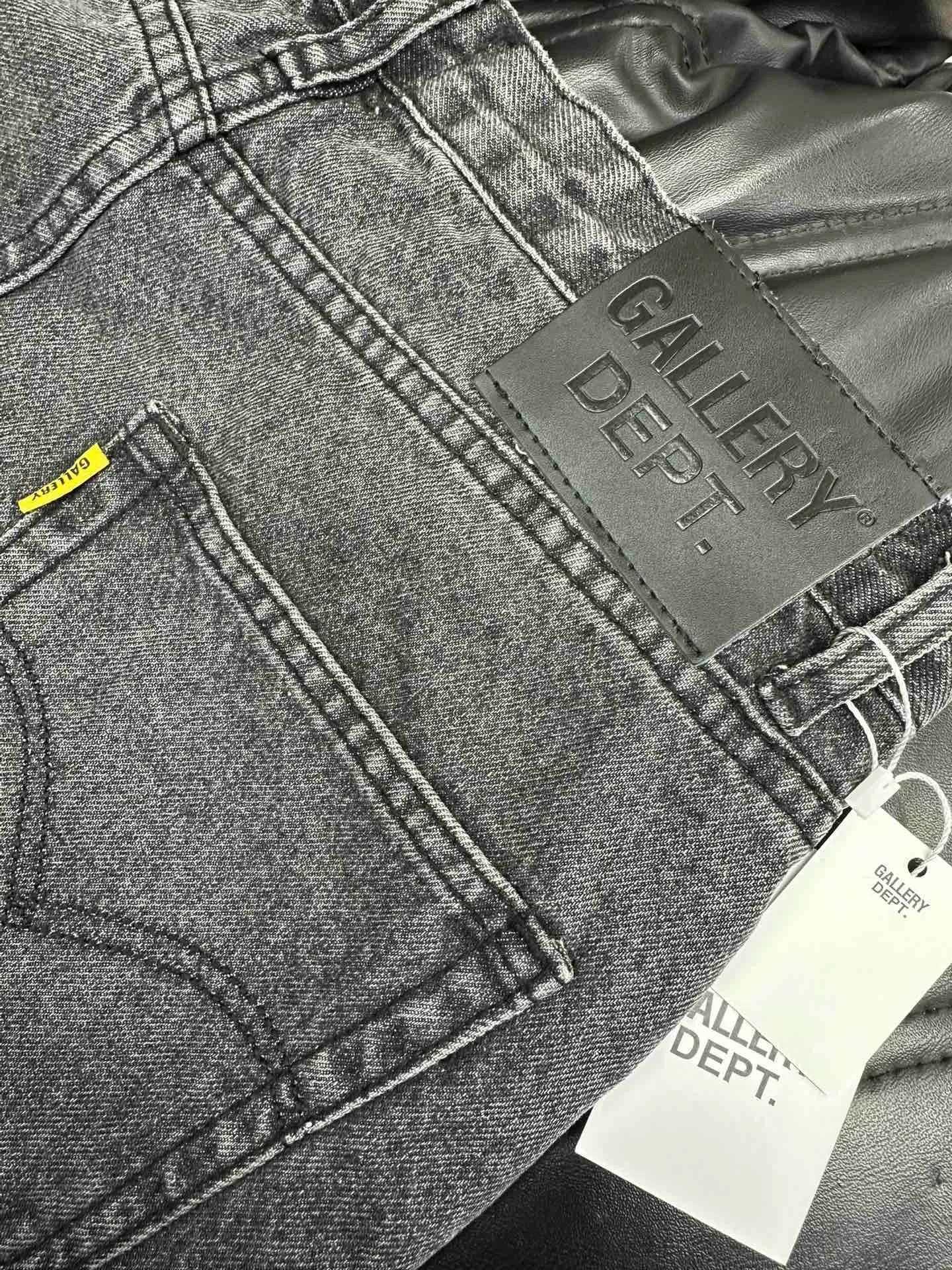 #8102 P260💰 Independent GALLERY DEPT. Vintage splicing black and gray snowflake pattern cross loose washed flared jeans - truly restore the ultimate texture of Vintage - original hardware accessories washed and other elevators, QR code analysis are all purchased from the original factory, high degree of restoration, welcome to compare with a certain product~ - three-dimensional version loose and comfortable, not picky about the figure, tall and slim, factory Seiko, original factory quality control, same style for men and women, can be matched with couples, versatile recommendation Essential jeans for all seasons - sizes: 28 30 32 34 36
